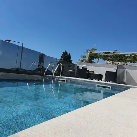 Pero&mika With Swimming Pool