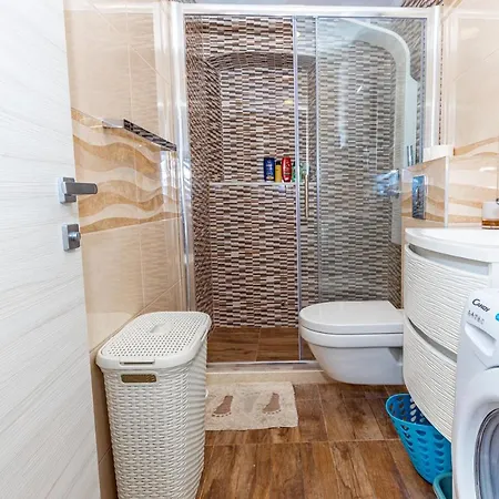 Pero&mika With Swimming Pool *