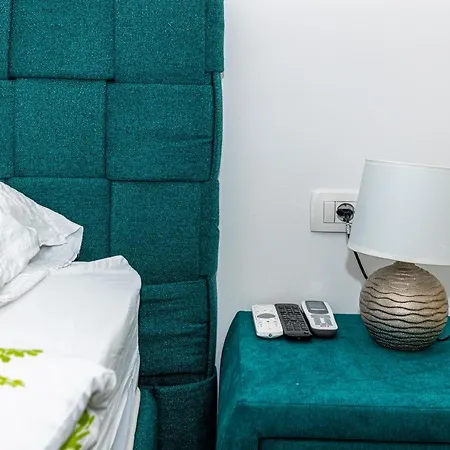 Pero&mika With Swimming Pool *