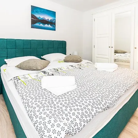 Pero&mika With Swimming Pool Lägenhet *