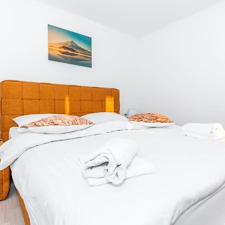 Pero&mika With Swimming Pool アパート *