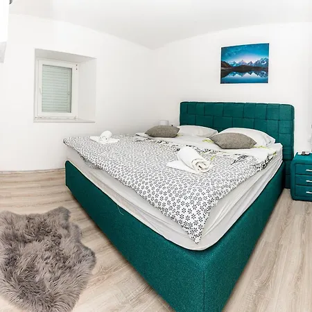 Pero&mika With Swimming Pool