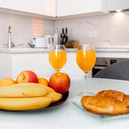 Pero&mika With Swimming Pool * ドゥブロブニク