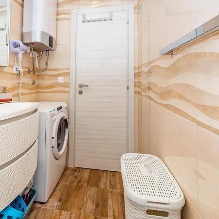 Pero&mika With Swimming Pool * ドゥブロブニク