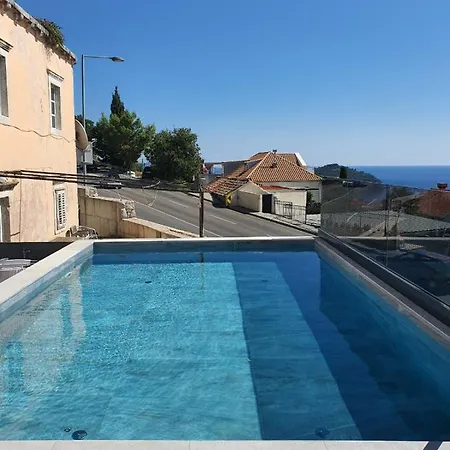 Pero&mika With Swimming Pool *