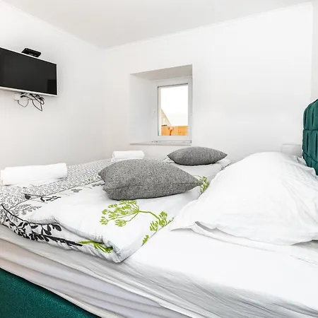 Daire Pero&mika With Swimming Pool *