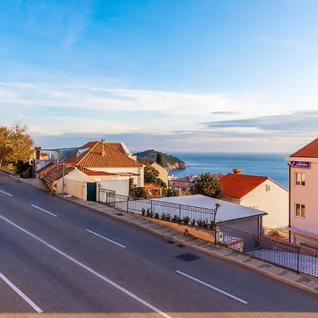 Pero&mika With Swimming Pool Lägenhet *