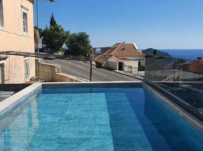 Pero&mika With Swimming Pool *